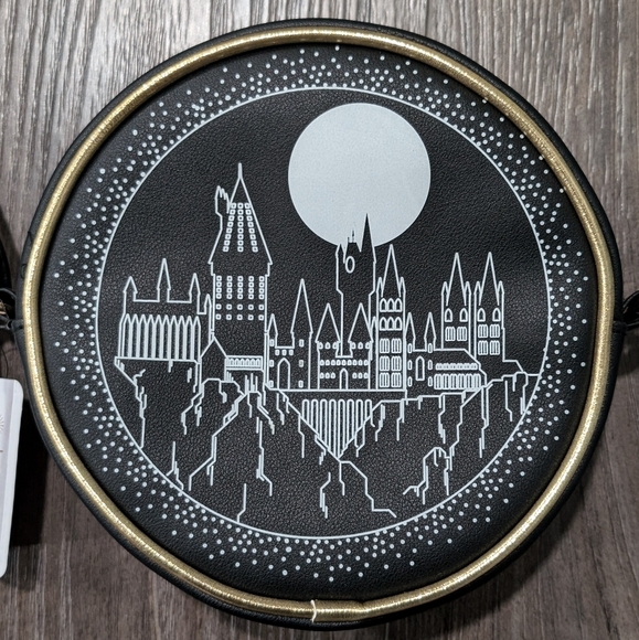 NWT Bioworld Harry Potter Hogwarts Glow in the Dark Crossbody Purse Black Bag - Picture 2 of 6